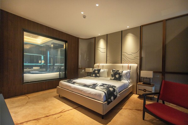 In-room safe, desk, laptop workspace, soundproofing - ESP Hotel (Accra)