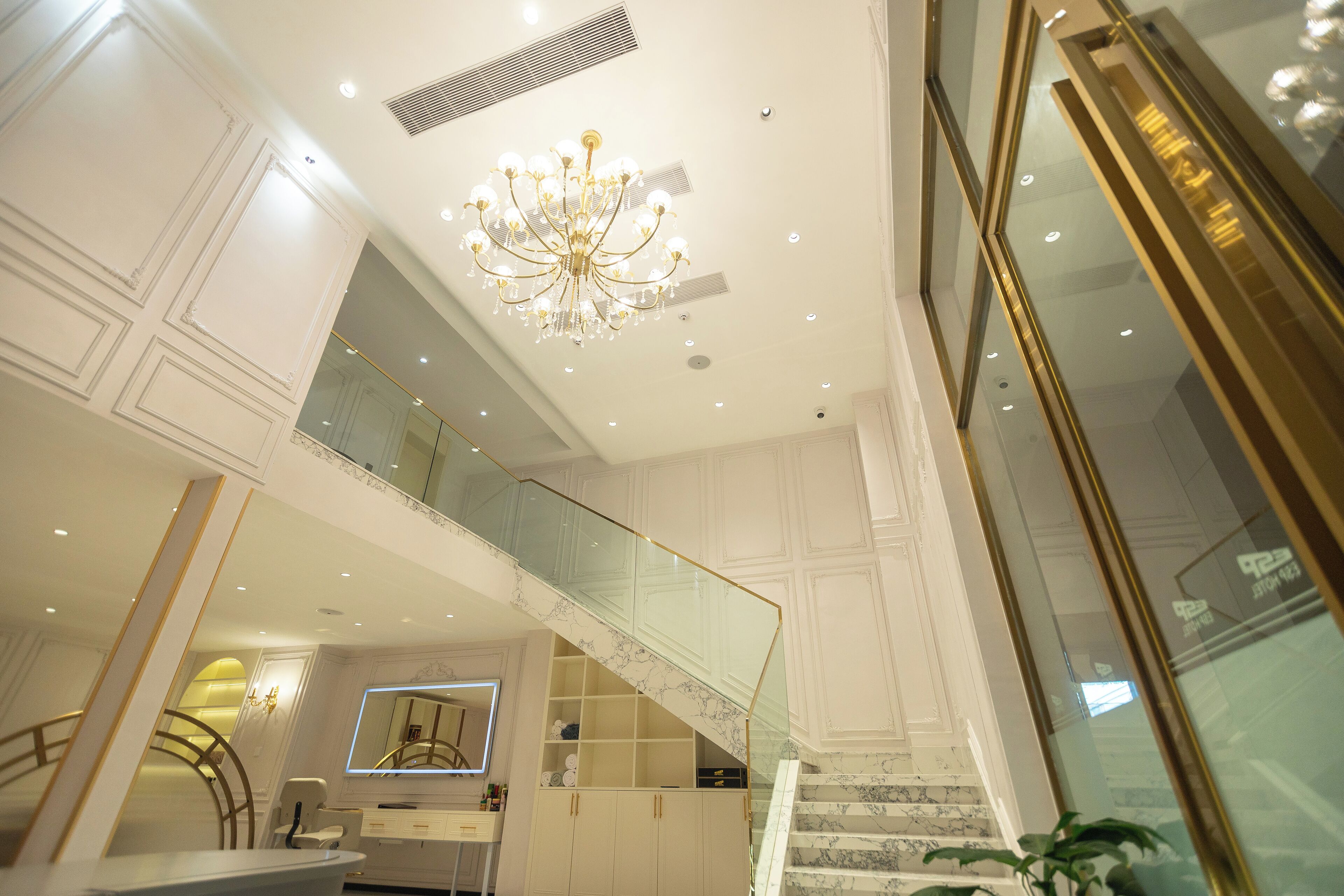 Massasje med varme steiner, dypvevsmassasje og svensk massasje