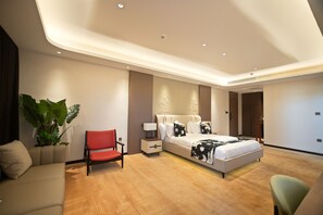 Junior Suite, Balcony, Courtyard View | Living area - ESP Hotel (Accra)