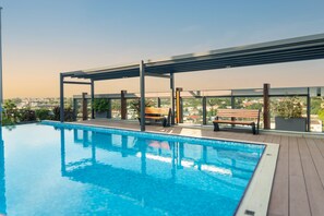Indoor pool - ESP Hotel (Accra)