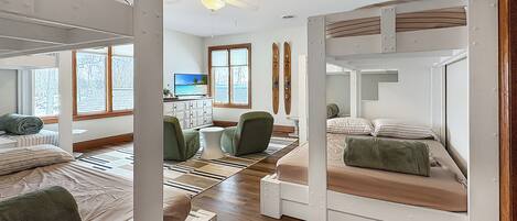 Iron/ironing board, free WiFi, bed sheets, wheelchair access