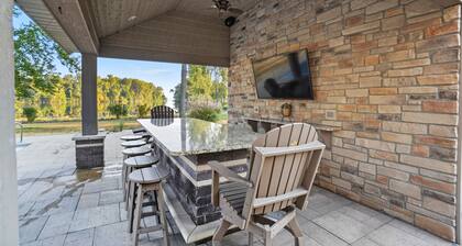 Grand Lake Getaway Near Bike Path: Private Heated Pool, Hot Tub & Boat Dock