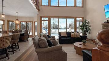 TV, fireplace
