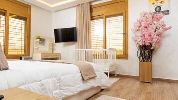 Deluxe Villa, Garden View | Blackout drapes, soundproofing, iron/ironing board, free WiFi