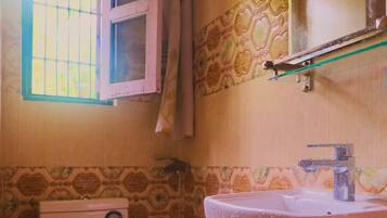 Hårtørrer, håndklæder, Sæbe, Toiletpapir