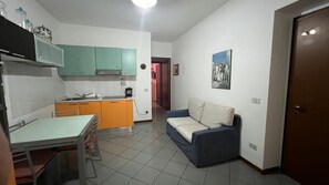 TV - Bilo Terrace View steps away from metro Sesto Marelli_Free Wi-Fi (Sesto San Giovanni)