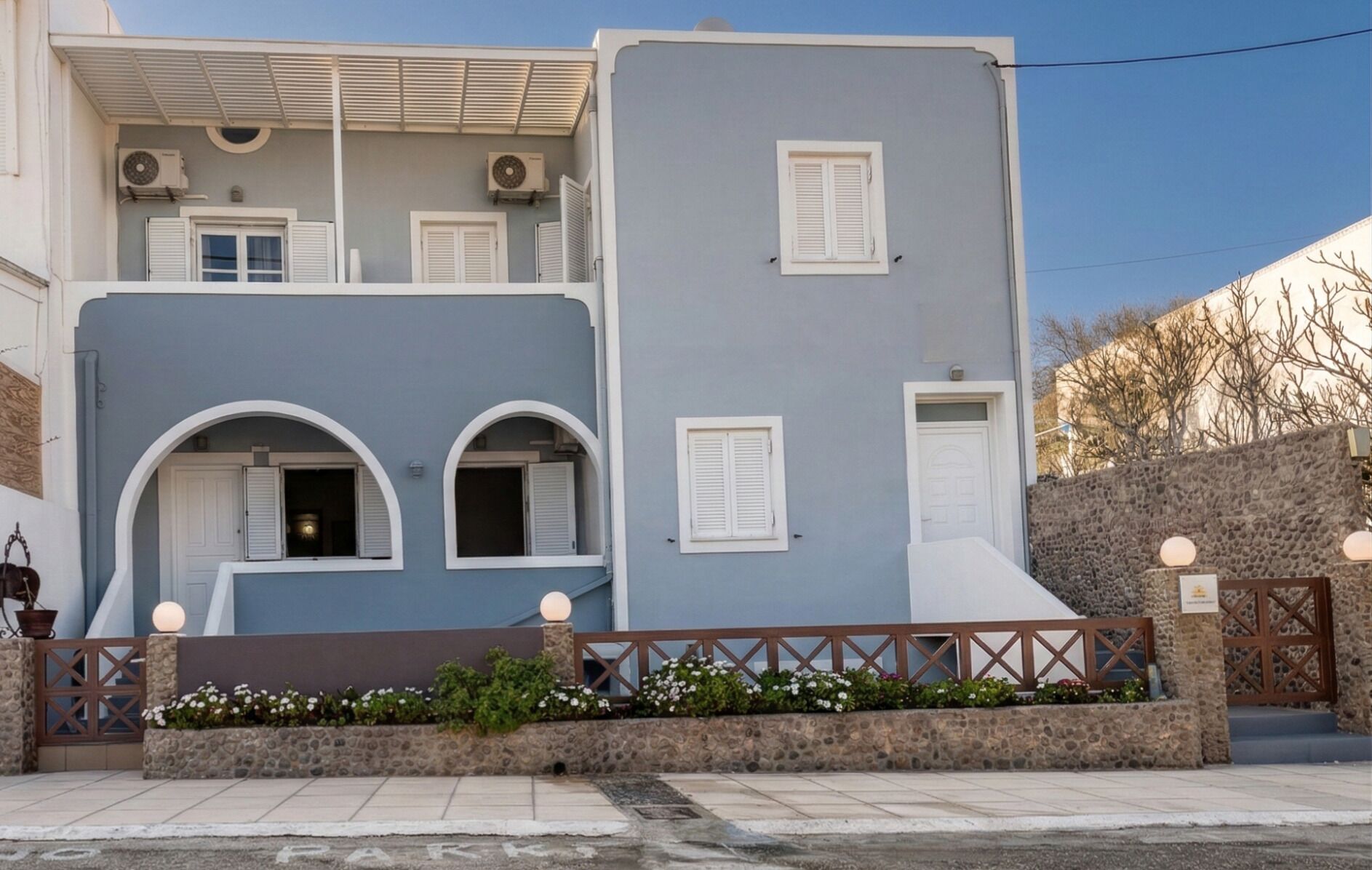 Fachada de la propiedad