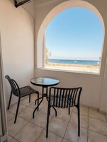 Habitación básica doble, balcón, vistas al mar | Vistas desde la habitación
