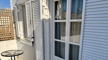 Basic Double Room, Balcony, Courtyard View | Courtyard view