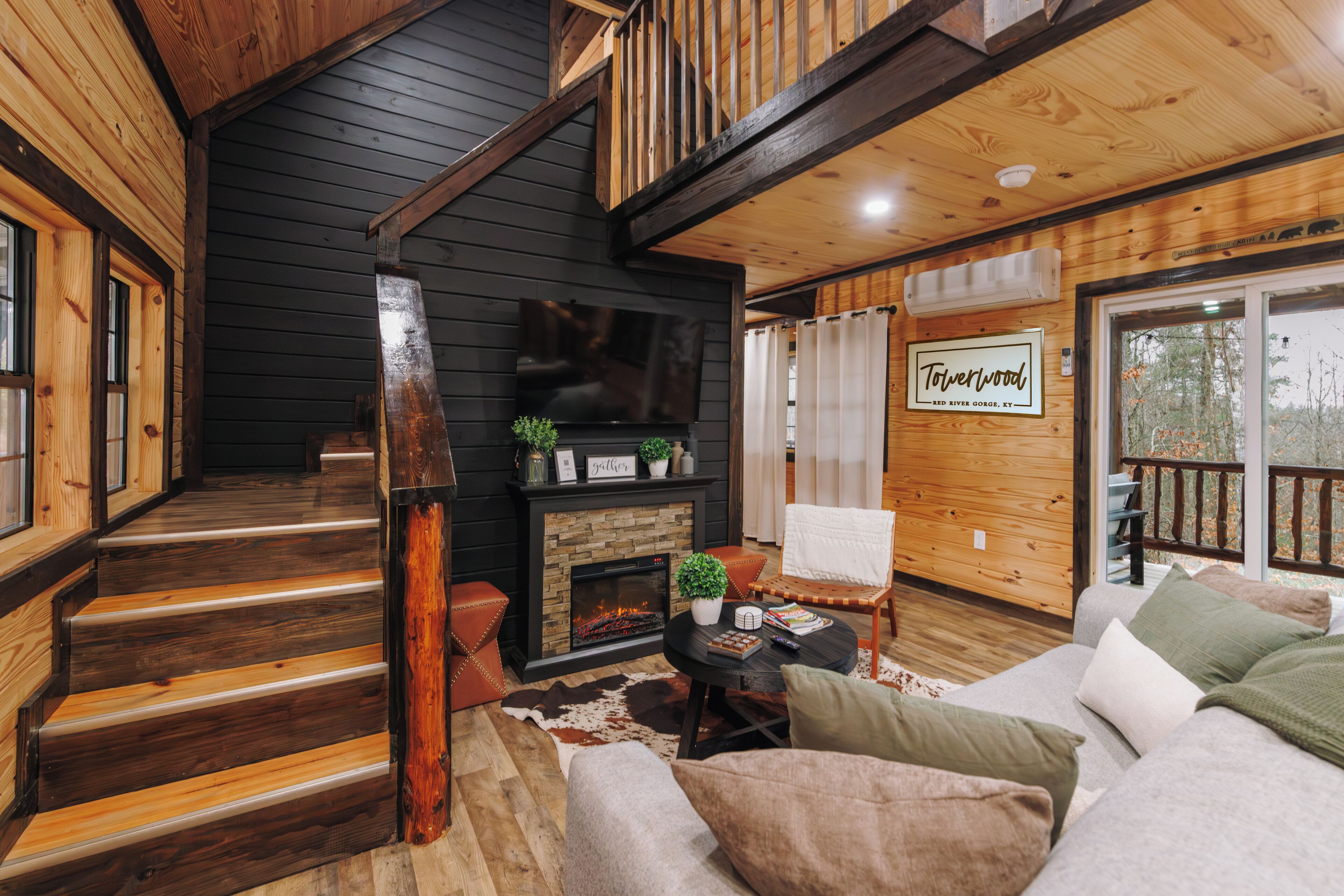 Smart TV, chimenea, videojuegos y futbolito 