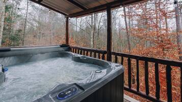 Tina de hidromasaje al aire libre