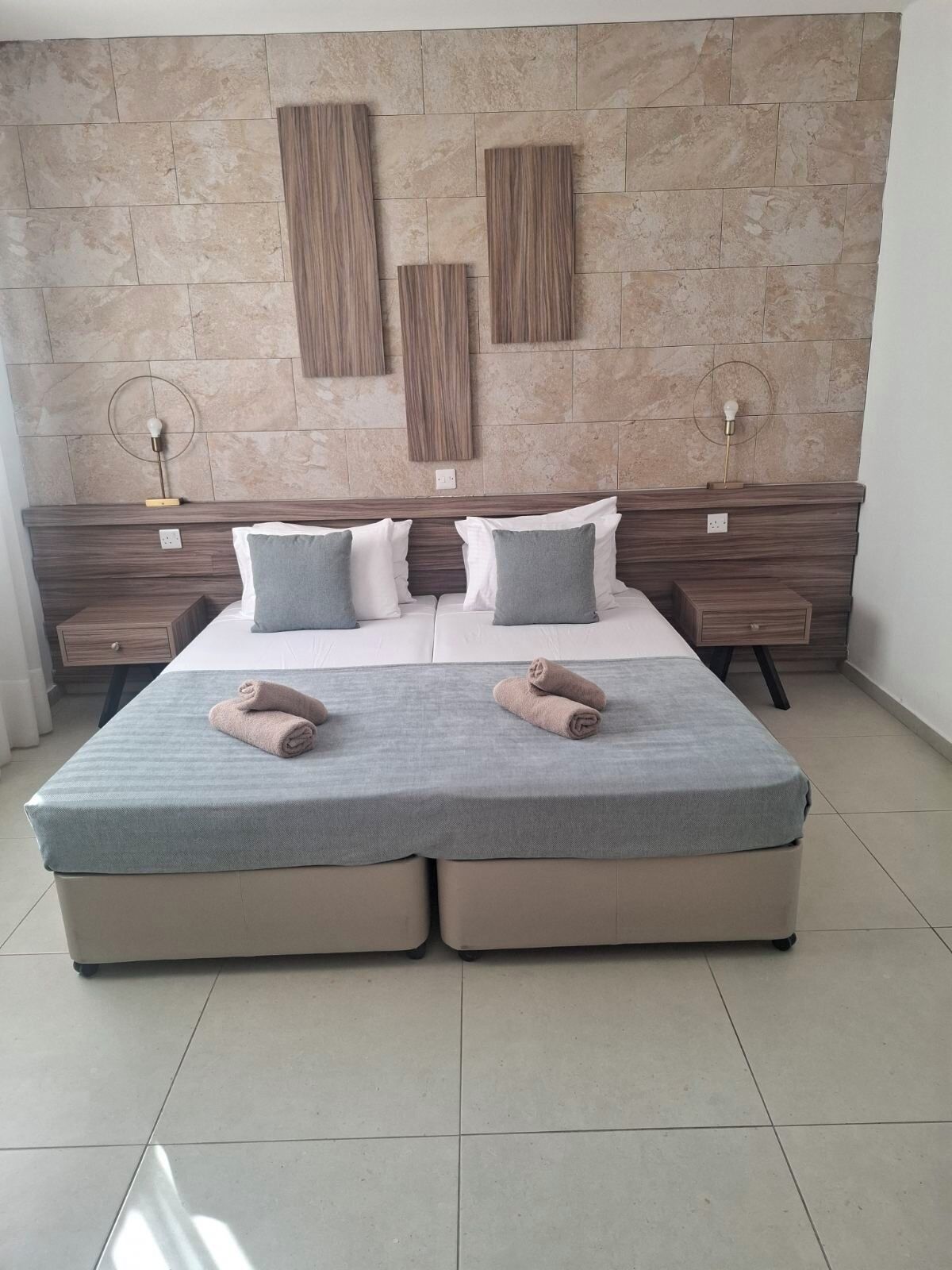 Caja de seguridad en la habitación y wifi gratis 