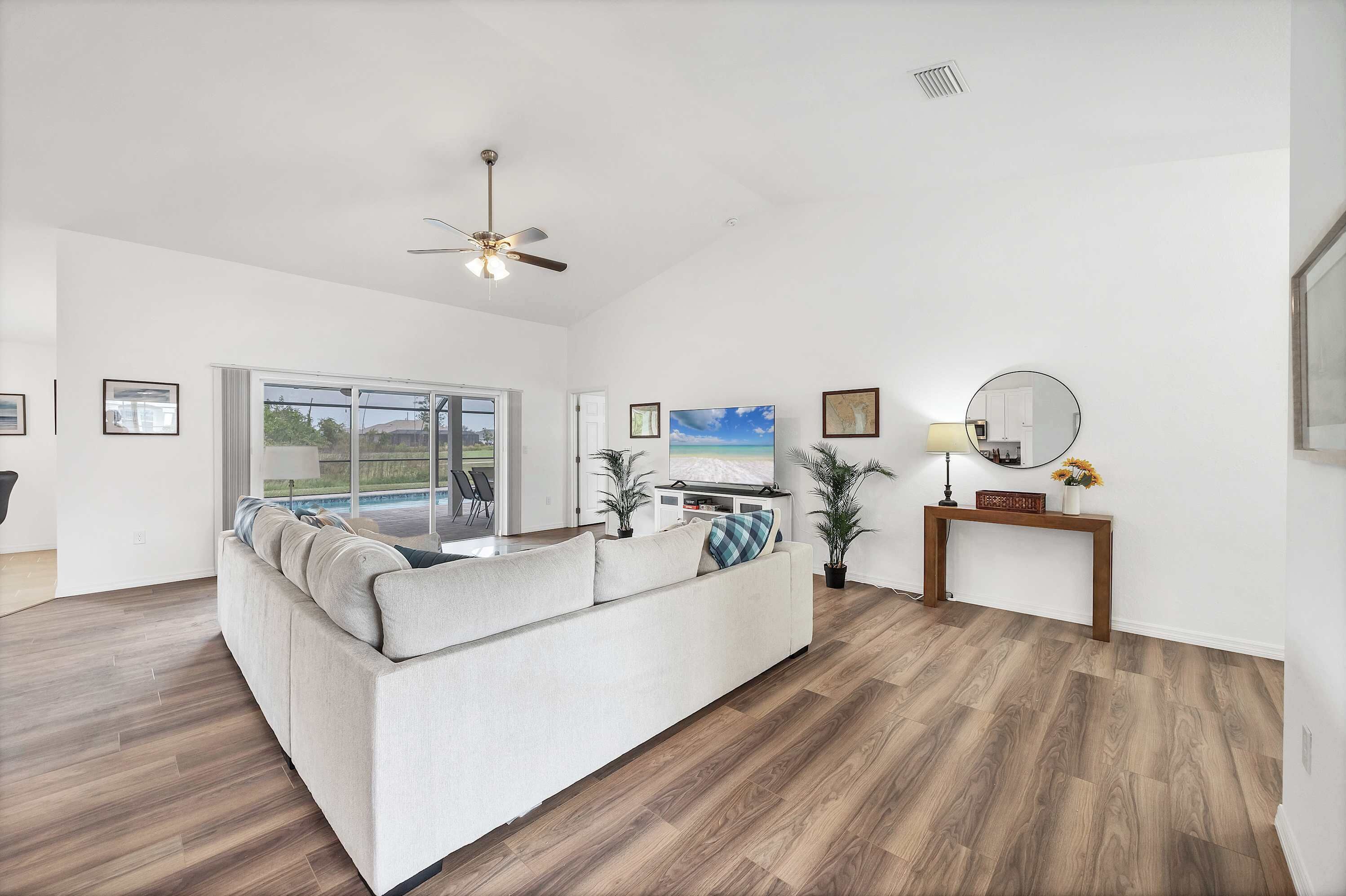 TV, DVD player, offices