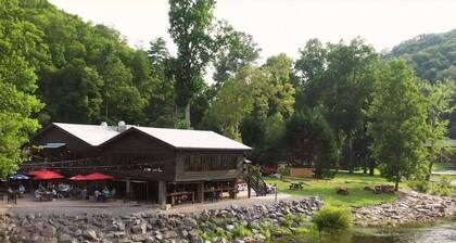 Biker-Friendly Cabin | Pets Welcome | Near River