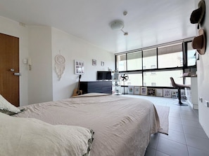 Studio, 1 Bedroom, Accessible, City View - Potts Point Cozy Studio Near Parks & Water (Sydney)
