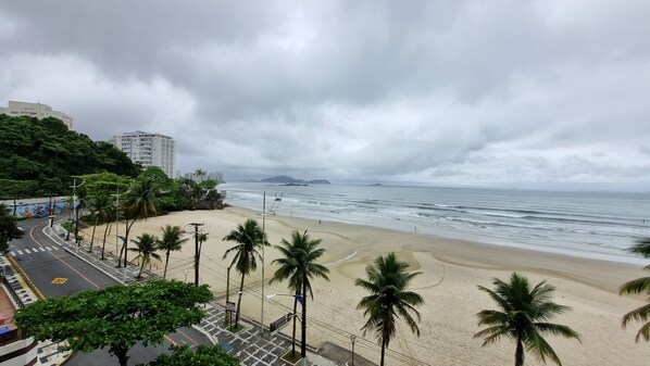 Căn hộ tiện nghi đơn giản, 3 phòng ngủ, lanai, quang cảnh biển | Quang cảnh biển