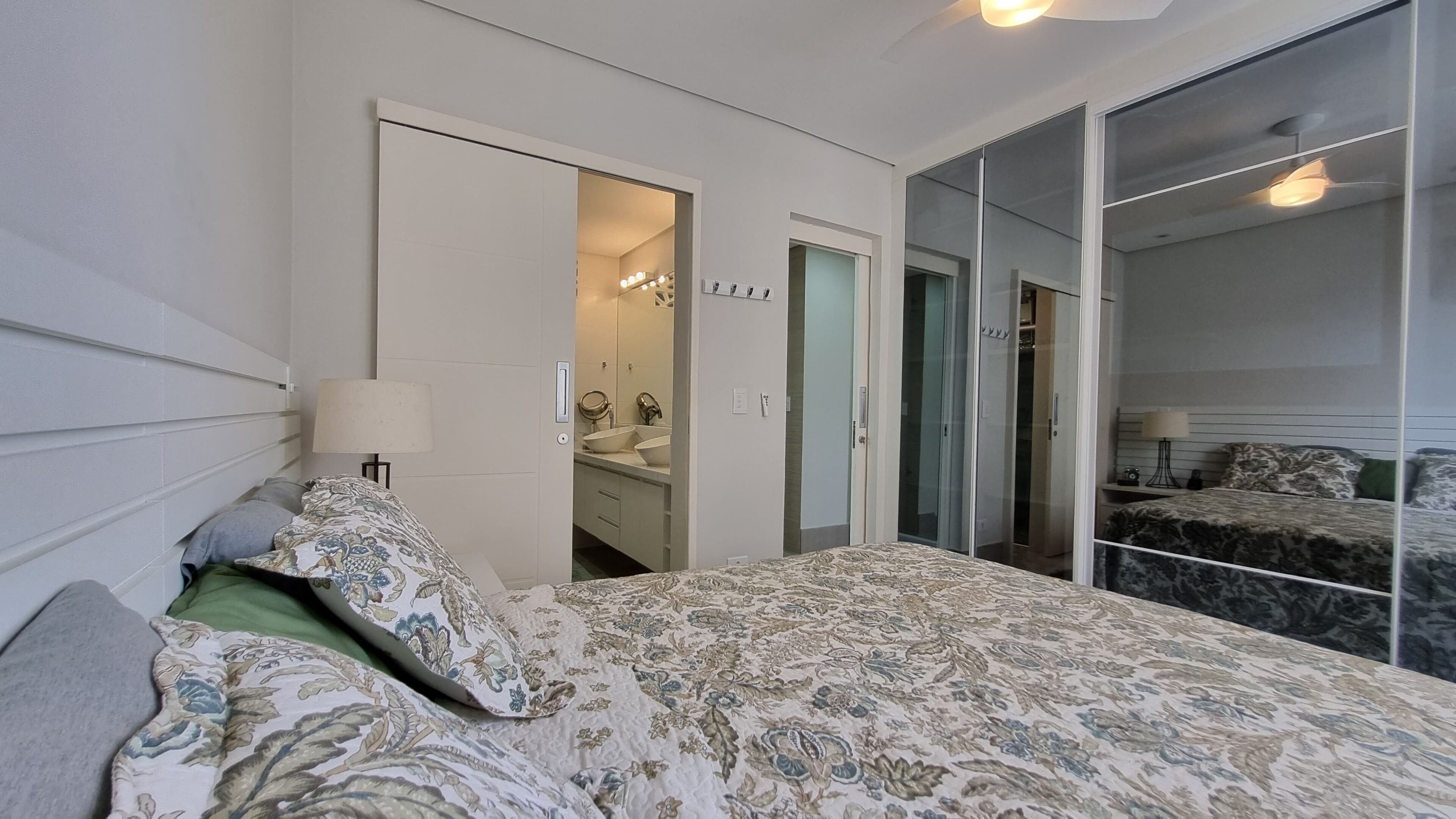 Tabla de planchar con plancha y wifi gratis 