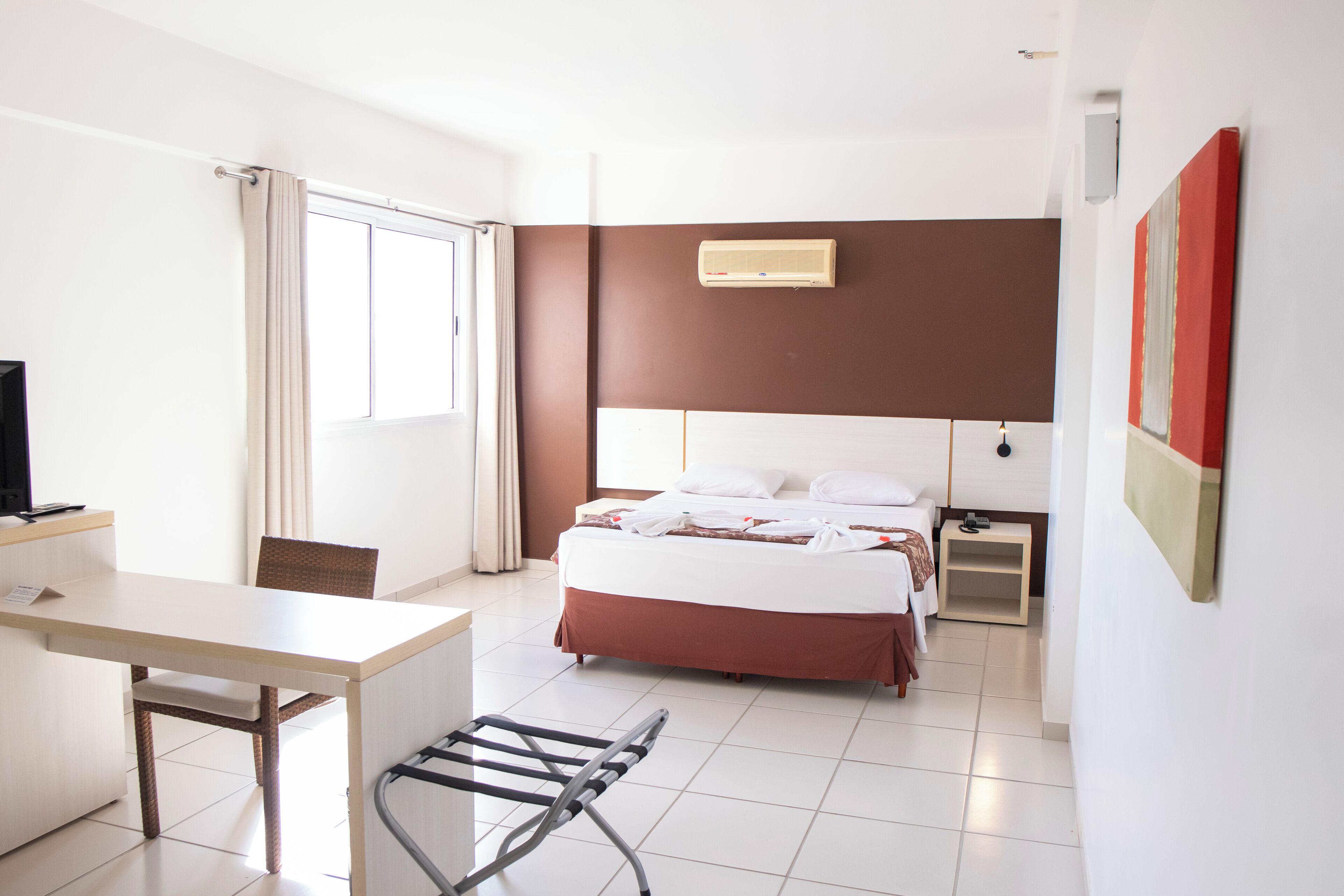 In-room safe, free WiFi