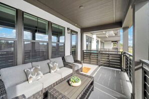 Terrace/patio - The Grove Juniper 223 - 2 Bedrooms - Lazy River - Seascape Resort (Miramar Beach)