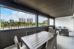 Outdoor dining - The Grove Juniper 225 - 2 Bedrooms - Lazy River - Seascape Resort (Miramar Beach)