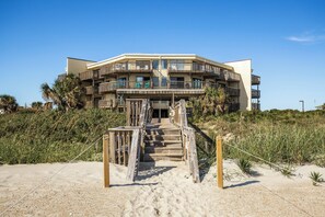 Exterior - Queen’s Court 2203 | Ocean Breeze Retreat (Emerald Isle)