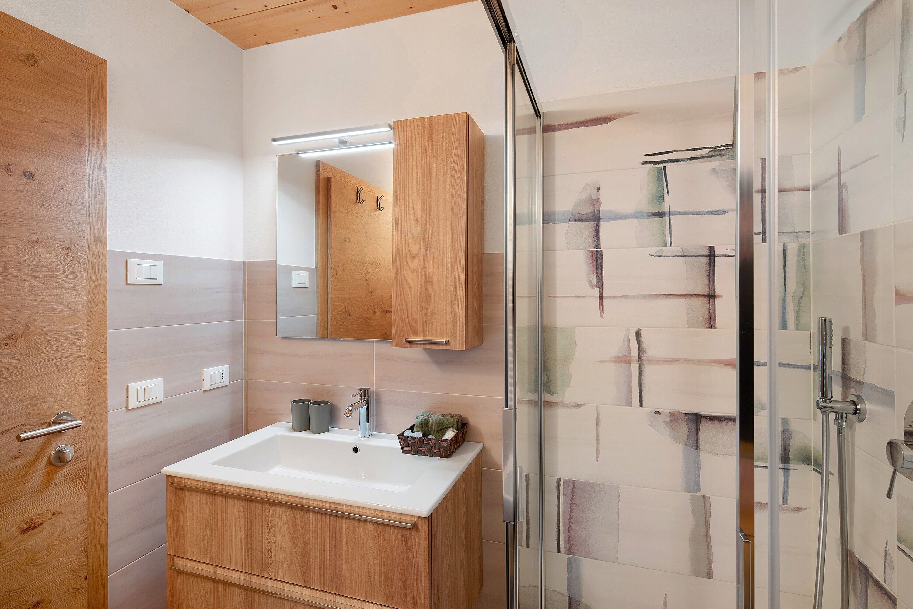 Shower, towels