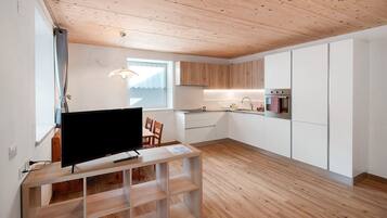 Refrigerador, horno, parrilla de estufa y lavavajillas