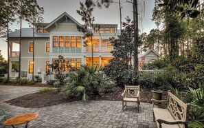 Terrace/patio - WaterColor Reunions - Private Pool - Golf Cart - Pet Friendly (Santa Rosa Beach)