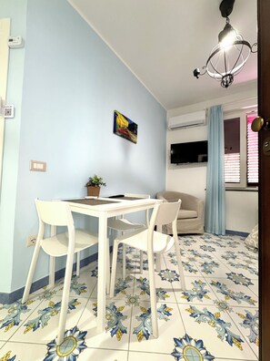 Dining - Il Pezzolo - Holiday home in Marina di Vico Equense: beach at a stone's throw" (Vico Equense)