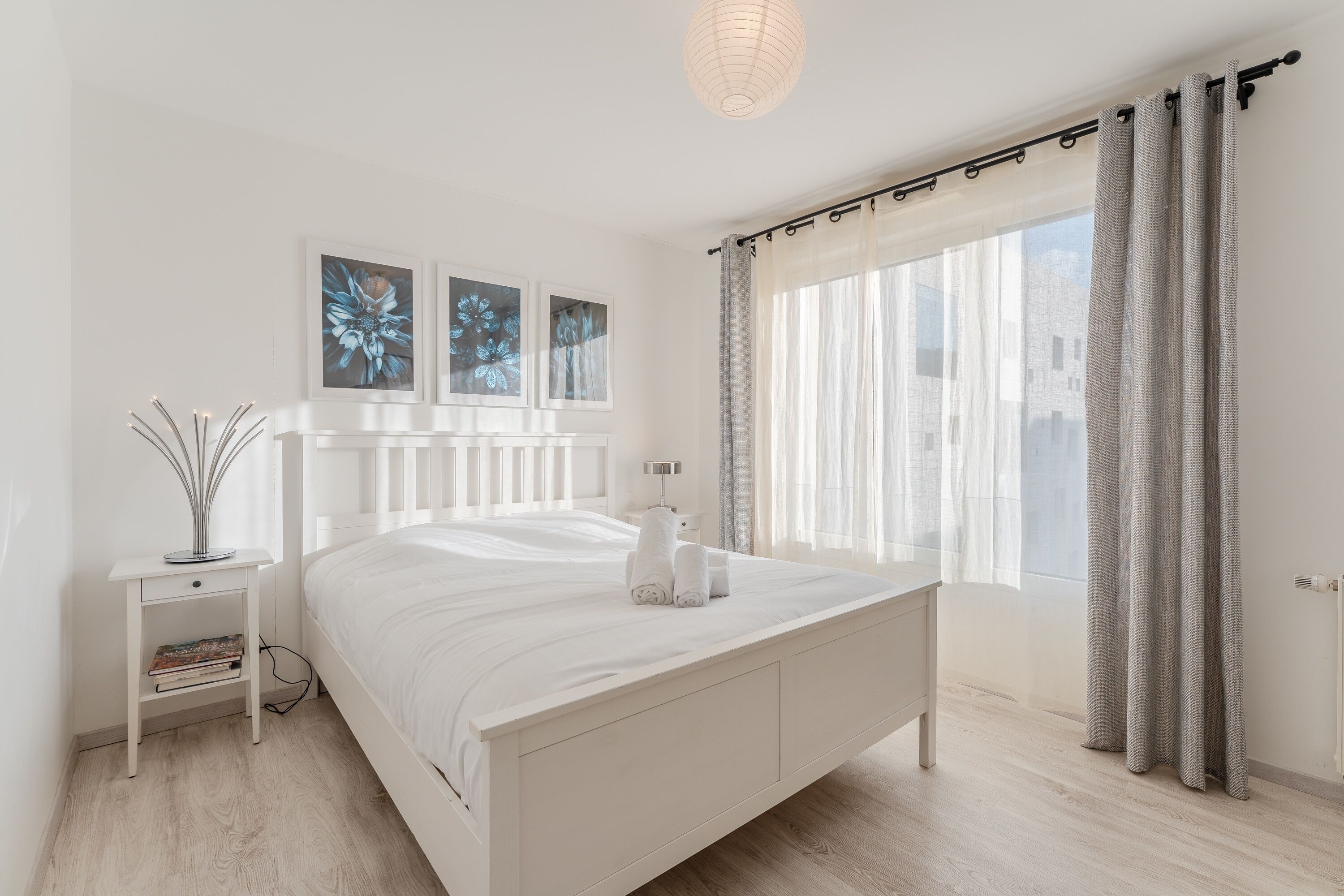 Fer et planche à repasser, Wi-Fi gratuit, draps fournis