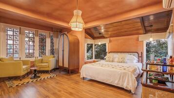 Luxury Penthouse | Desk, laptop workspace, iron/ironing board, free WiFi