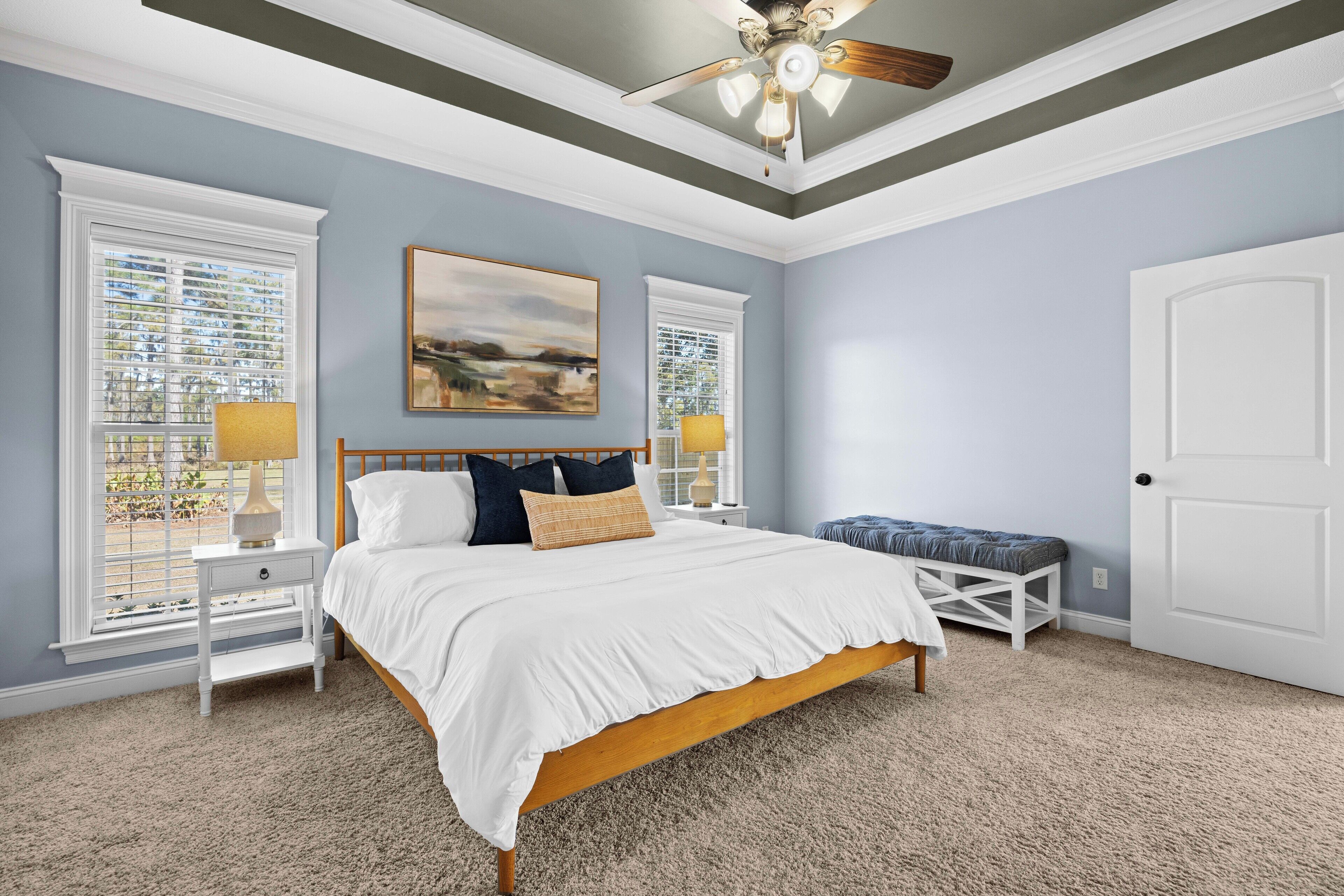 4 bedrooms, iron/ironing board, WiFi, bed sheets