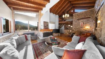 Télévision, cheminée