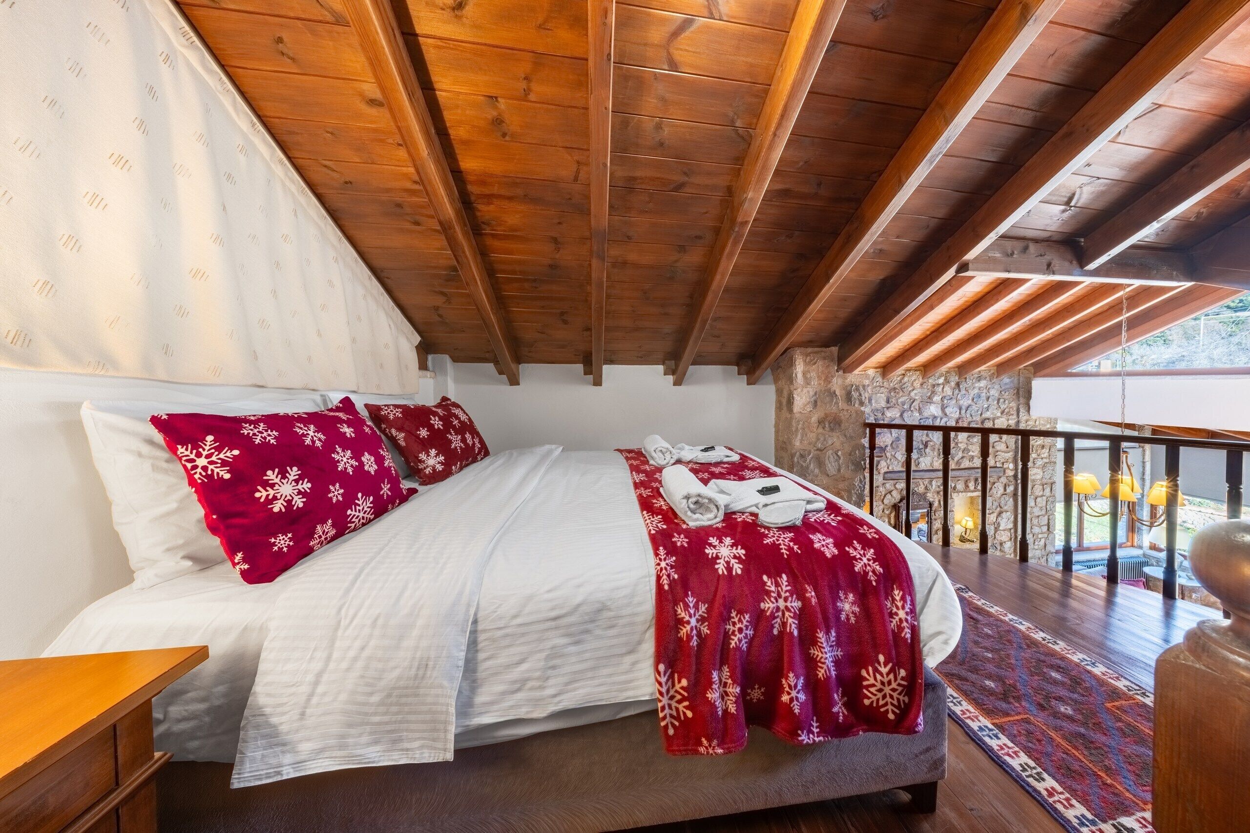 3 habitaciones, tabla de planchar con plancha y cuna de viaje 