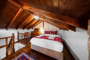 3 quartos, ferros/tábuas de passar roupa, berço de viagem