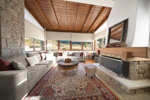 Smart TV, chimenea