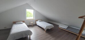 Bügeleisen/Bügelbrett, WLAN, Bettwäsche