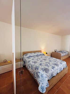 免费 WiFi、床单