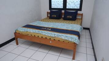 Free WiFi, bed sheets