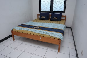 Deluxe Double Room | Free WiFi, bed sheets - Villa Gunung By ARBA (Cipanas)