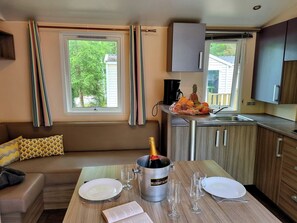 Comfort Bungalow, 3 Bedrooms | Living area - Parc de Nibelle (Nibelle)