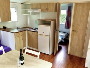 クラシック バンガロー 2 ベッドルーム | リビング エリア