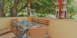 Outdoor dining - Marija Lucica / Marija Lucica B4 (Nerezine)