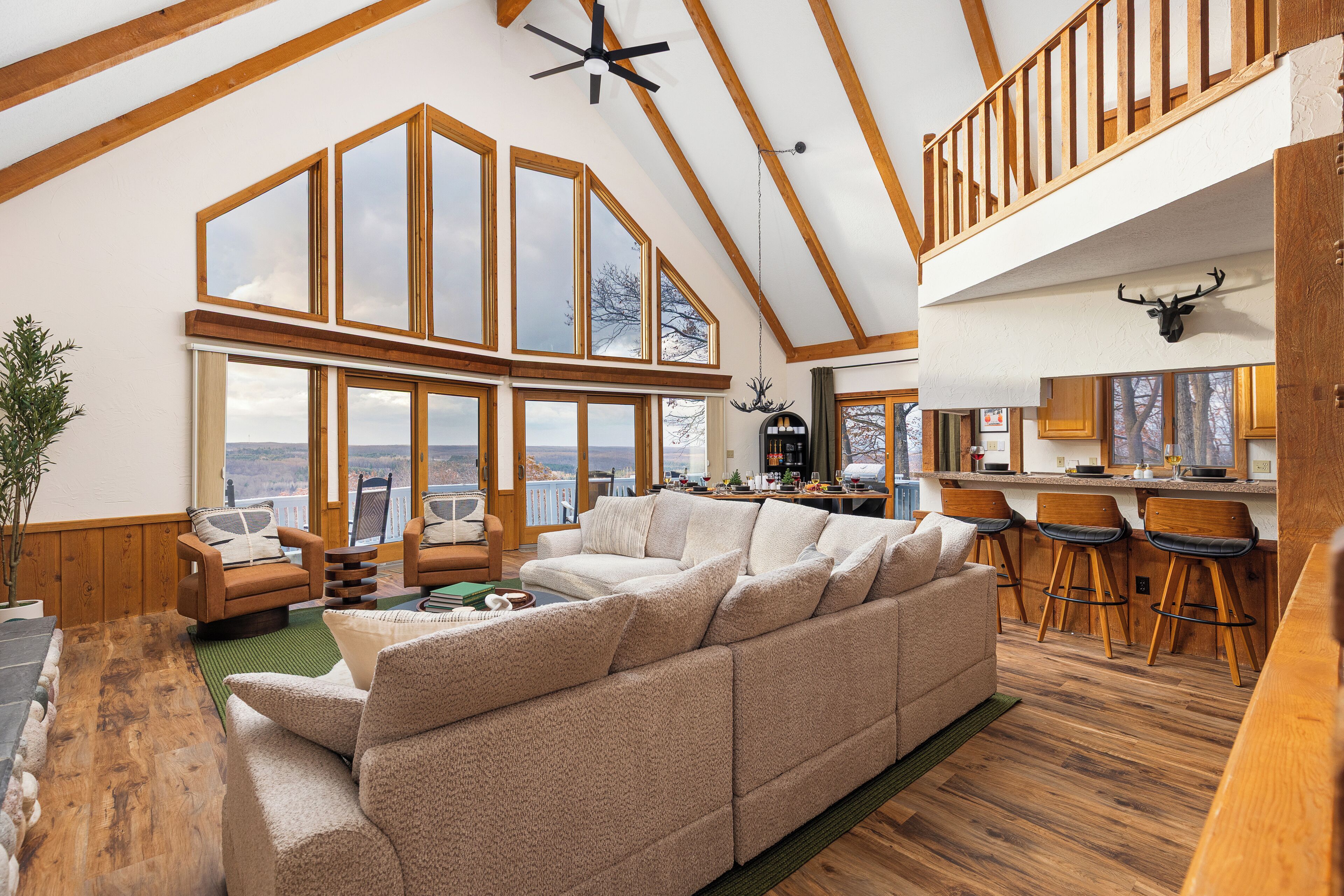 Smart TV, chimenea, videojuegos, futbolito