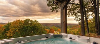 Amazing Views! Jacuzzi-Sauna-Firepit-Arcades-Game Room-King Beds-Walk to Schuss