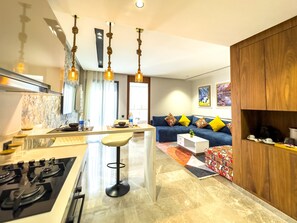 Microwave, oven, stovetop - Modern & Fully Equipped Studio in Princesses Maarif -Pavillon 12- (Casablanca)