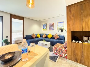 TV - Modern & Fully Equipped Studio in Princesses Maarif -Pavillon 12- (Casablanca)