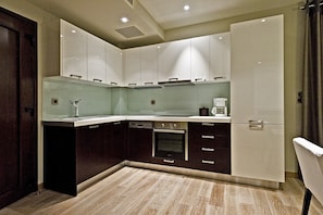 Villa, 2 slaapkamers, uitzicht op zee | Privékeuken | Een koffiezetapparaat/waterkoker, een waterkoker