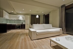 Villa, 2 slaapkamers, uitzicht op zee | Woonruimte | Flatscreentelevisie