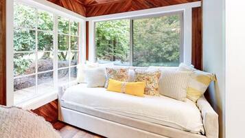 Bügeleisen/Bügelbrett, WLAN, Bettwäsche